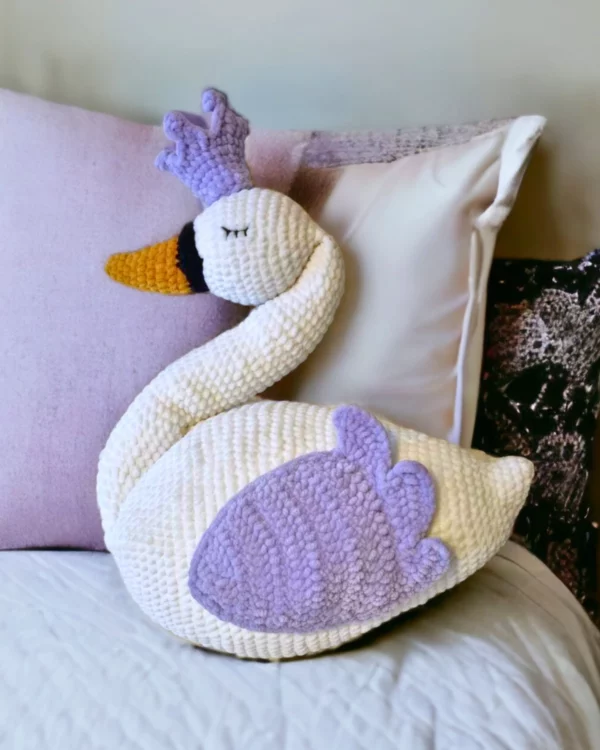 Lulu and Tete - łabędź łabądź na szydełku amigurumi ptak szydełkowy poduszka dla dziewczynki dla dziecka