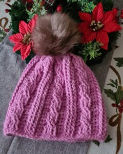 Czapka piórko elegancka czapka na szydełku wzór na szydełko instrukcja wykonania szydełkowej czapki warkocze