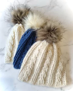 Czapka piórko elegancka czapka na szydełku wzór na szydełko instrukcja wykonania szydełkowej czapki warkocze