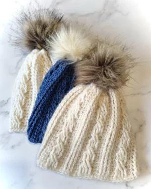 czapki piórko(1) Czapka piórko elegancka czapka na szydełku wzór na szydełko instrukcja wykonania szydełkowej czapki warkocze